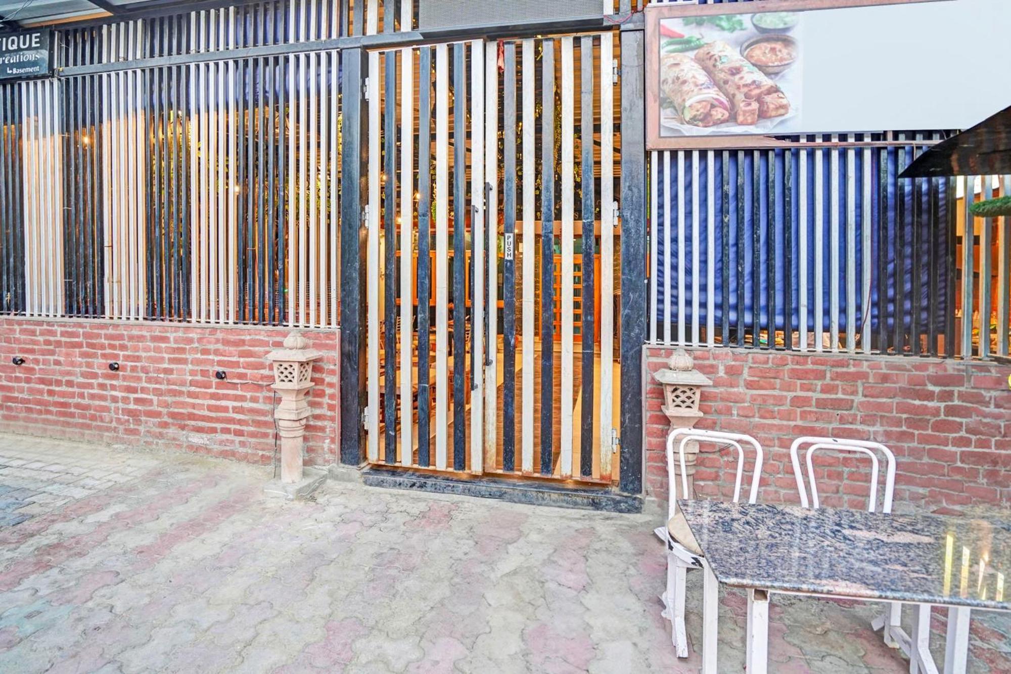 Super Collection O Mathura Near Railway Station Esterno foto